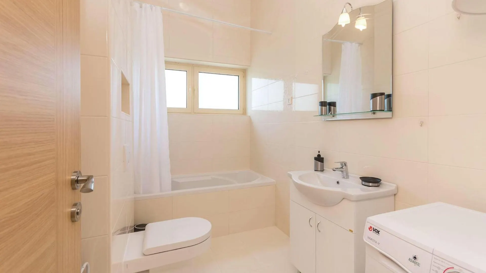 Beautiful Apartment In Starigrad Paklenica With Heated Swimming Pool
